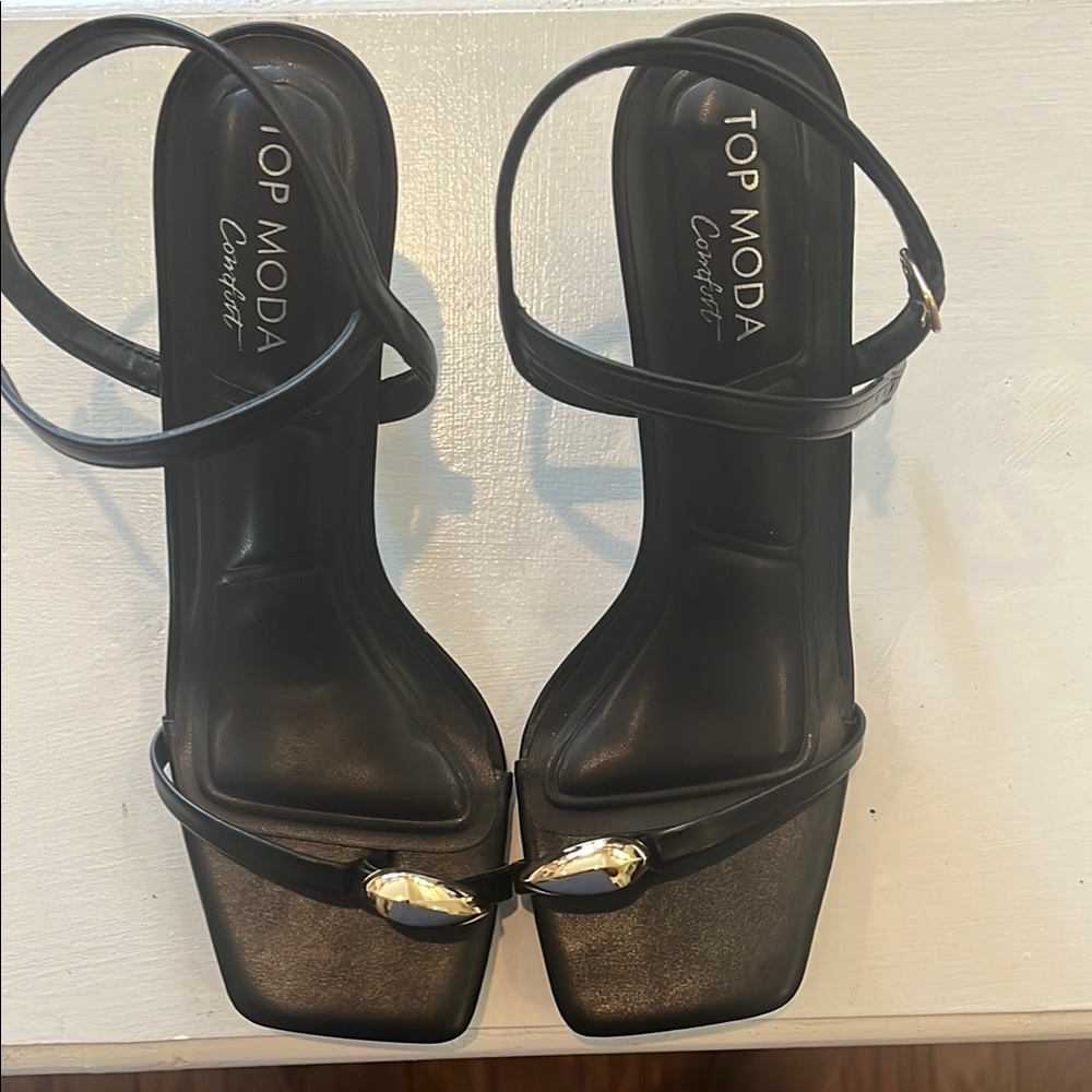 Top Moda Black Strappy Sandals